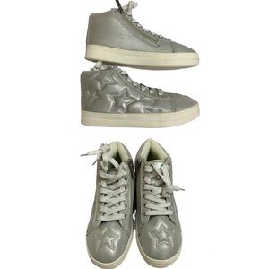 Kidpik Silver Metallic quilted puff side zip and lace up Girls size 3